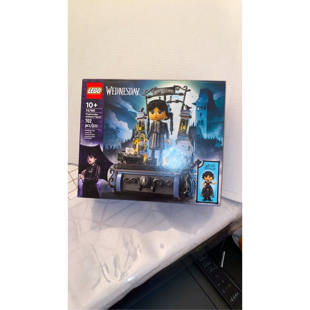 LEGO Wednesday Addams Figurine 76780 Nevermore Academy Build Around 702 Pcs